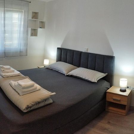 Apartment Luka Pola Esterno foto